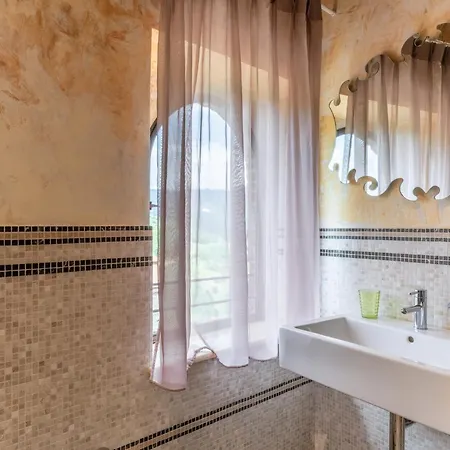 Il Castello Di Mammoli A Holiday home *