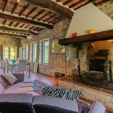 Il Castello Di Mammoli A Lucca